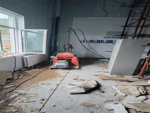 镜湖地基基础下沉墙体裂缝加固注浆顶升施工